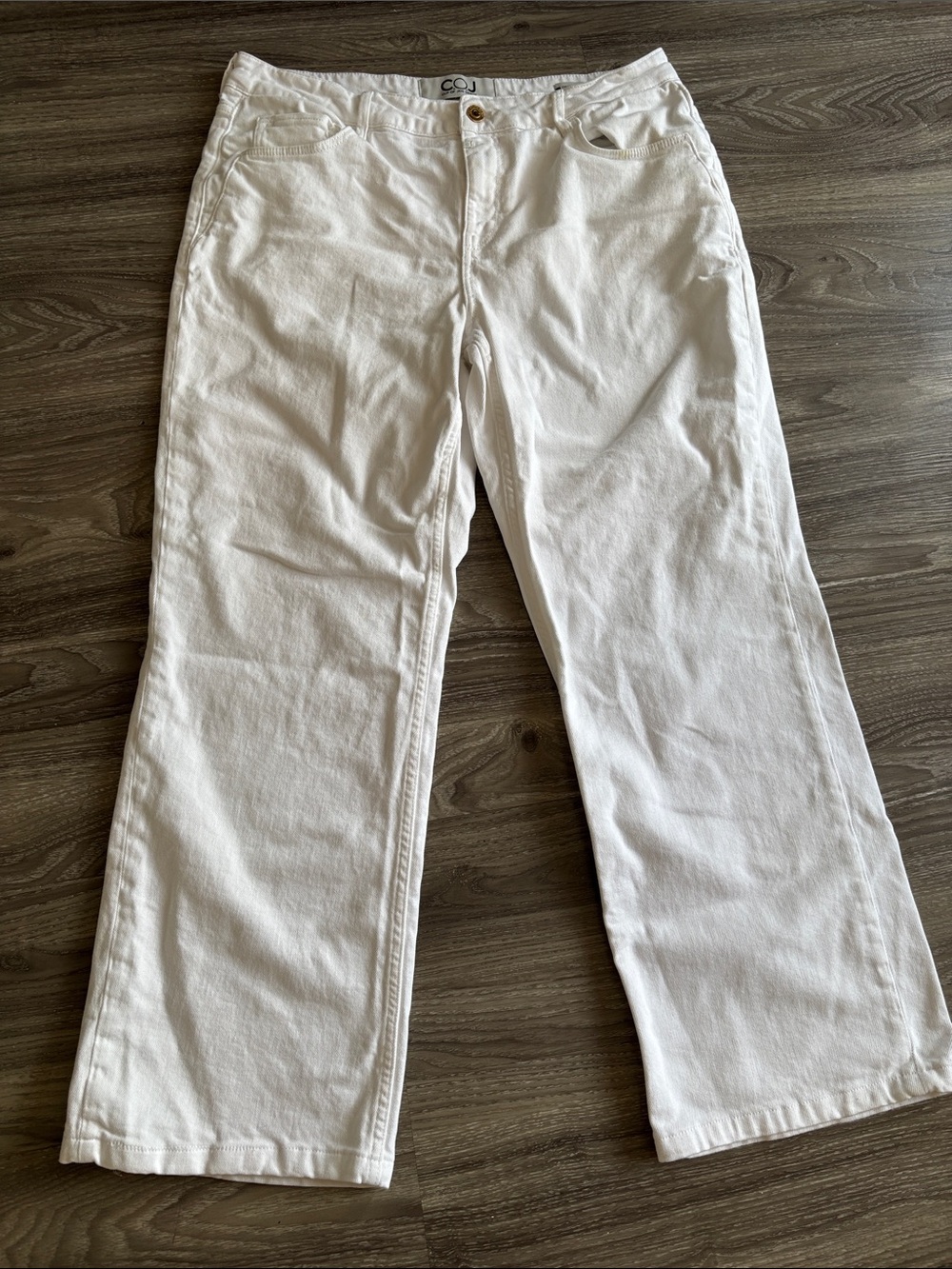 CO Wide-Leg White Jeans for Women — Classic Flare